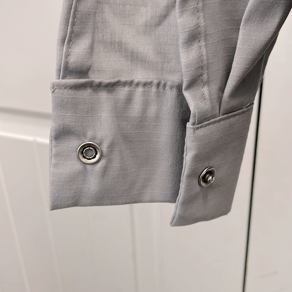 Ladies Red Kap ZEROSKRATCH long sleeve colorblock button-up shirt. Silver/Char… - Picture 4 of 6